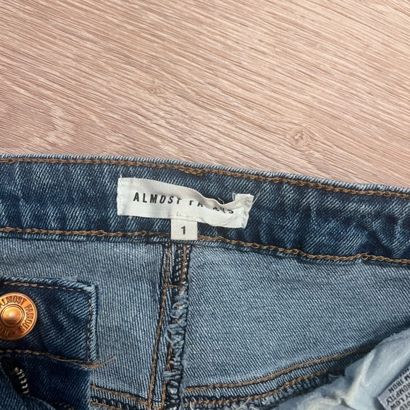 Almost famous denim shorts - Picture 2 of 3